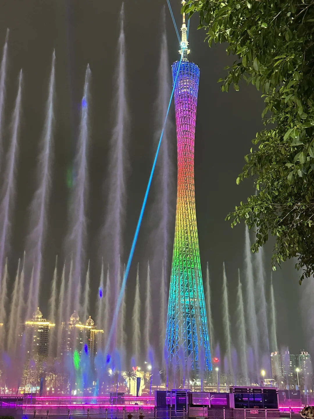 海心沙喷泉撞广州塔绝了⛲️