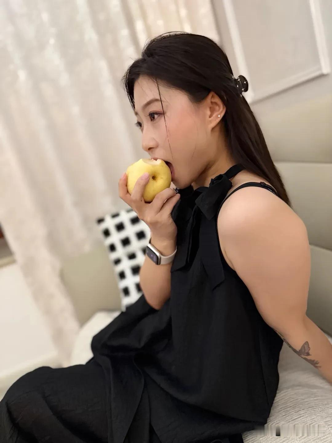 清凉一夏，甜脆出击！梨的清甜遇上黄瓜的脆爽，每一口都是夏天的味道～