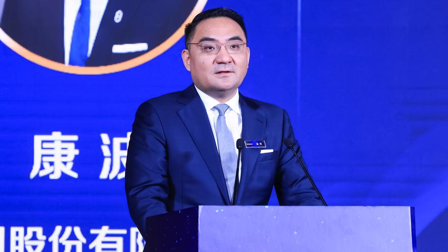 问界专属专营后，赛力斯副总裁康波回应一切9月15日，鸿蒙智行和问界汽车同日发布说明，宣布即日起问界在