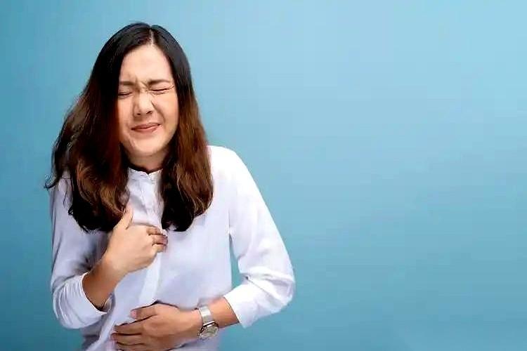 很多人都觉得，抽烟就是个习惯，大不了伤点肺，还能出什么天大的事儿。直到那根烟点