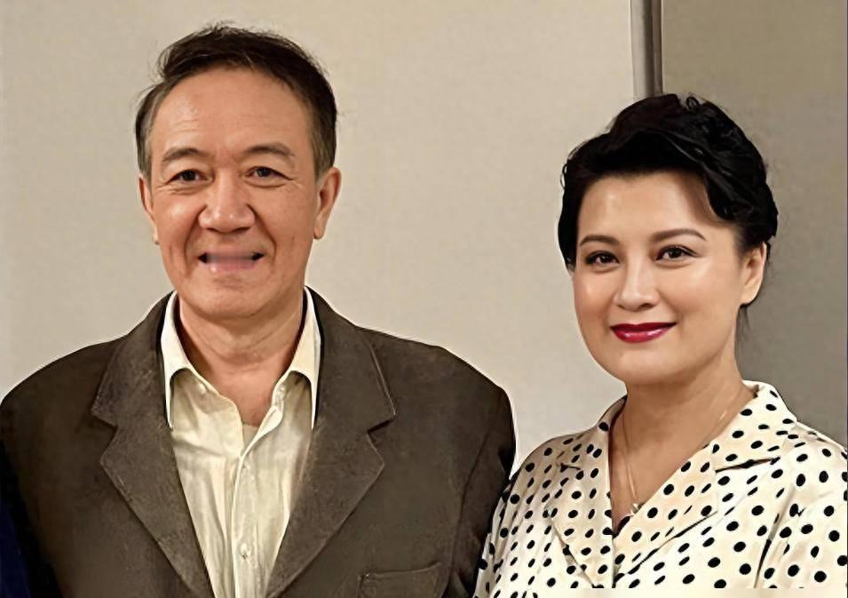 23岁，怀孕6个月，她离了。所有人劝她别要孩子，她只回一句：“孩子无辜，我养。