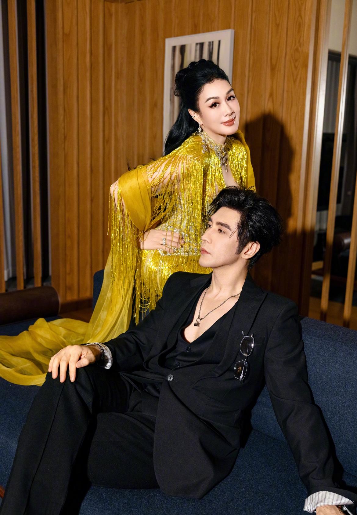 看了张伦硕在节目里聊孩子那一段，他说孩子是家庭粘合剂。以前总觉得他是个宠