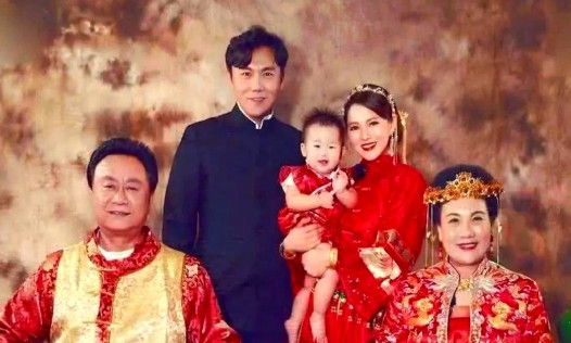 当年，秦昊追求伊能静时，伊能静问秦昊：