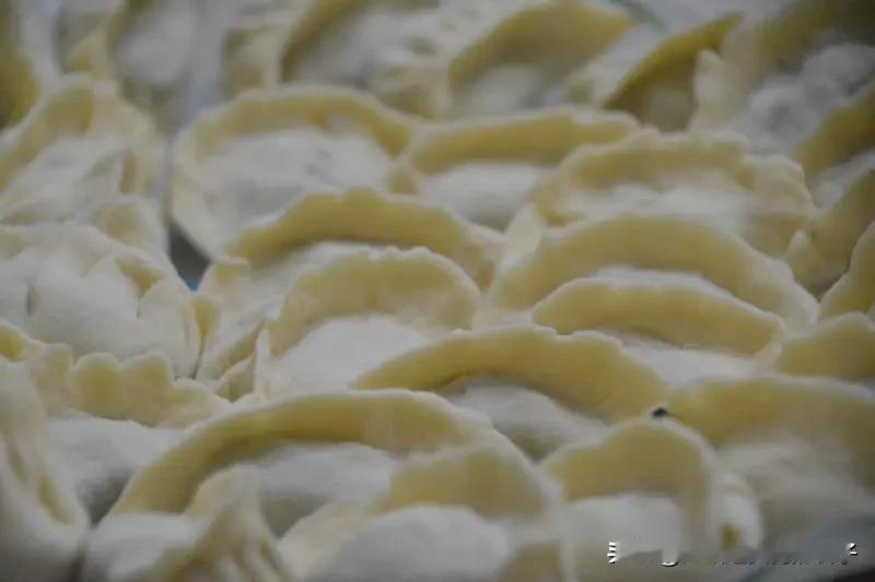 婆婆不吃自己包的饺子，真让人闹心。之前就有结婚当天婆婆刁难儿媳，不给吃饺子的事儿