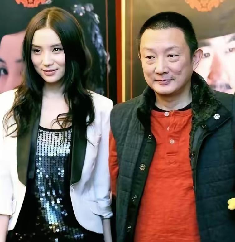 2007年，50岁的导演张黎爱上了27岁的宋佳，当时的张黎已经结了5次婚，为了娶