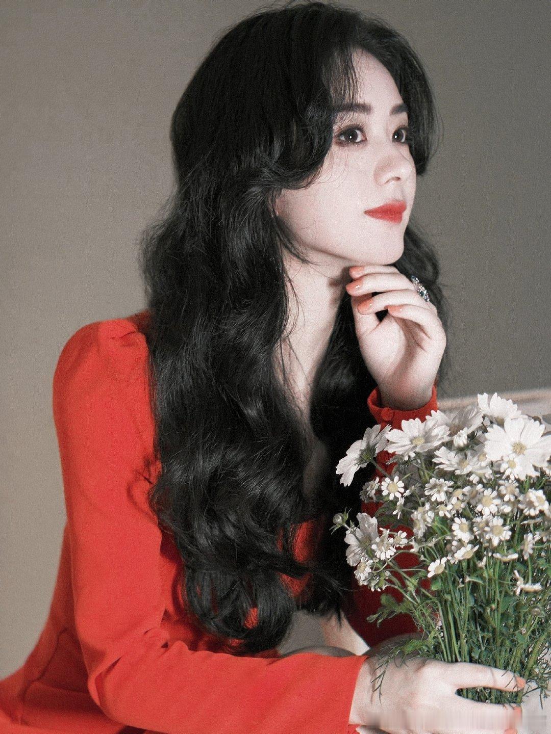 #赵丽颖#红色的颖宝[爱心][爱心][爱心]​