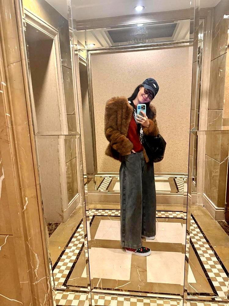 离婚超10年，41岁白百何晒出18岁儿子，评论区炸了：这哪是母子？照片里