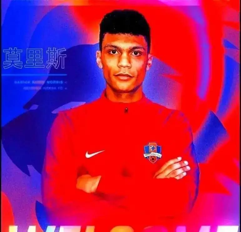 青岛海牛干了件狠事：他们没买球星，直接把梅州客家的“大脑”掏空了。不是挖一