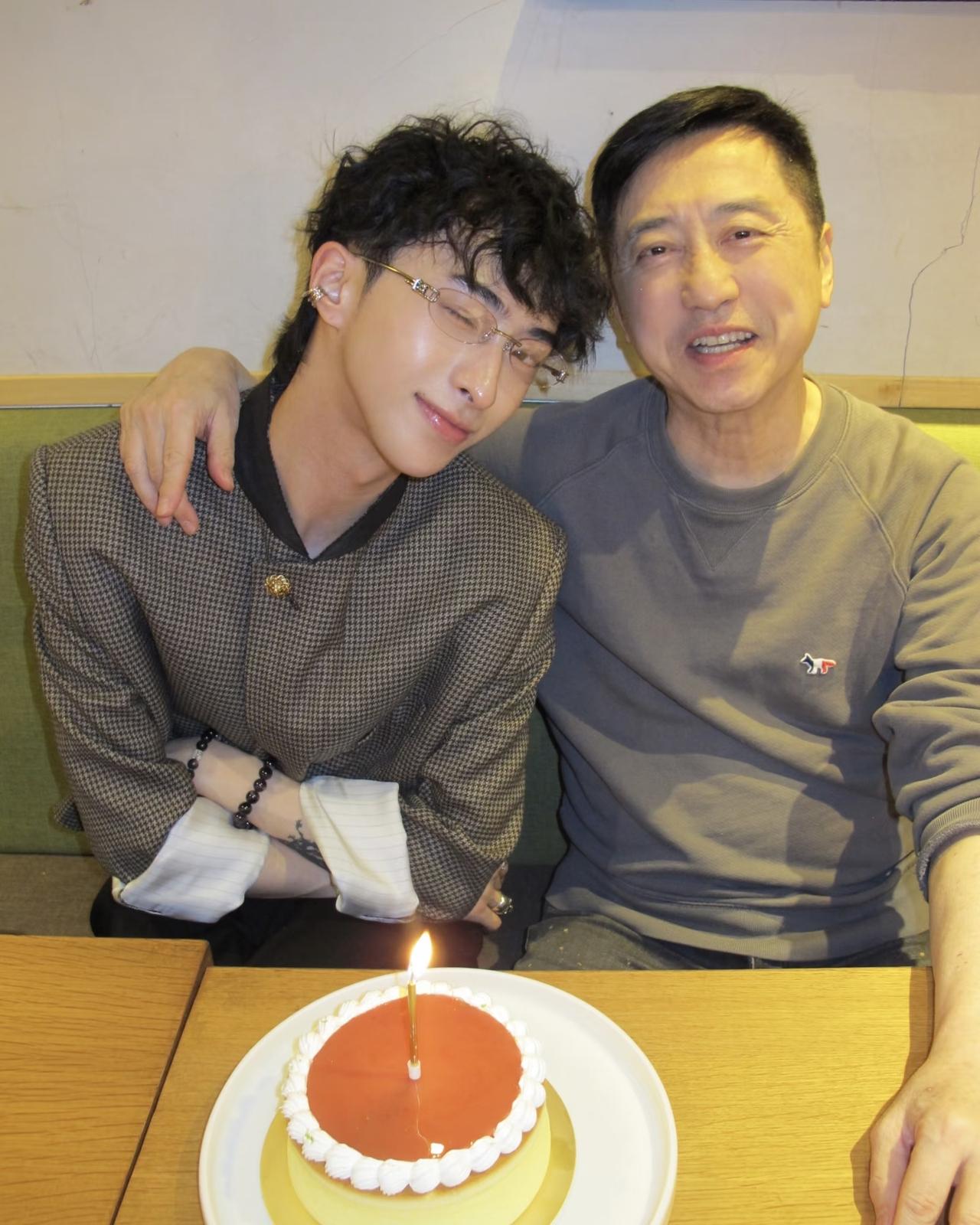 伊能静儿子恩利24岁生日，没想到居然是跟爸爸庾澄庆在台北一起过的，这一次伊能静没