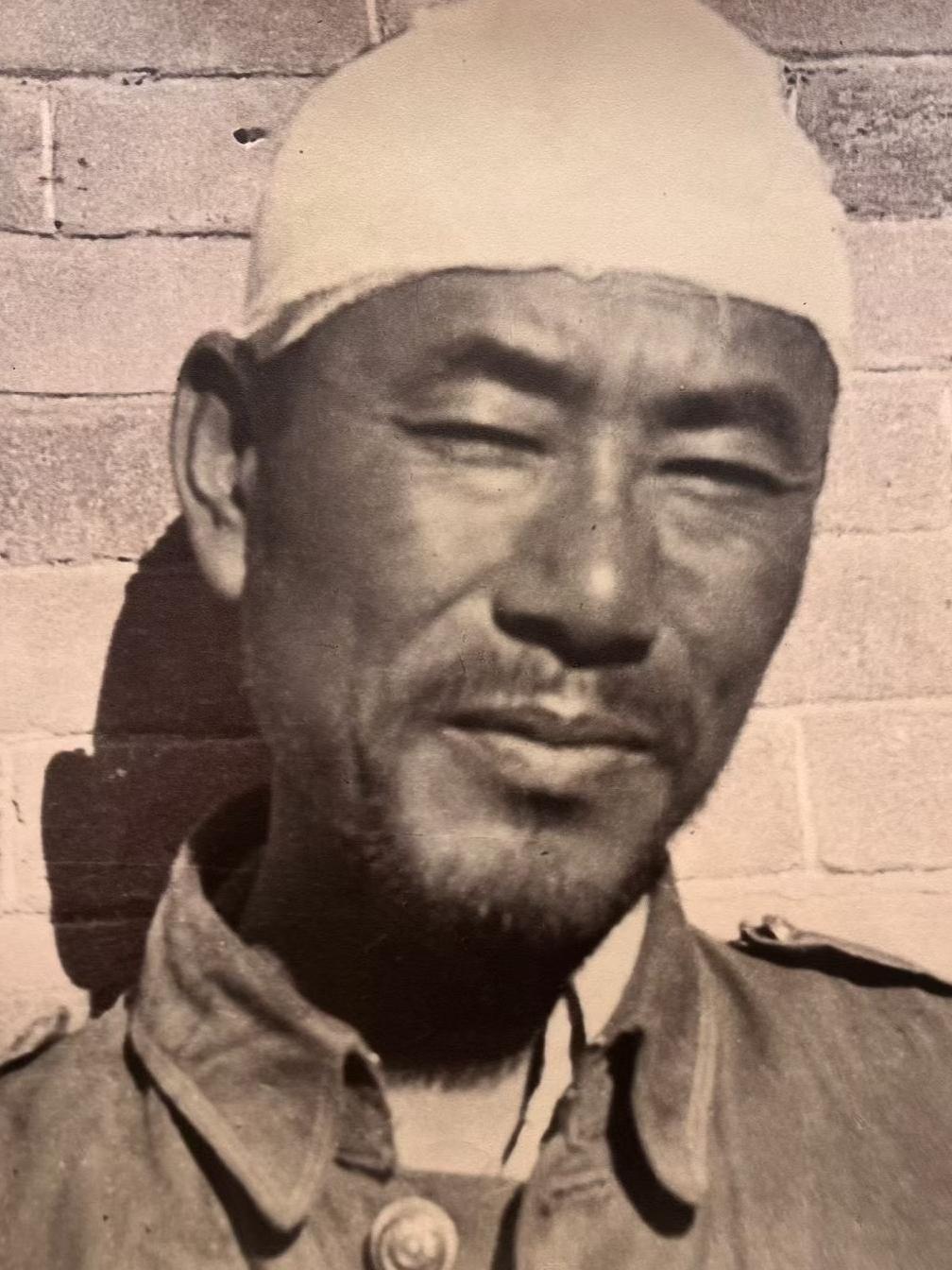 张翼被俘的留影，1948年，在山西盂县境内，阎锡山麾下的中将副军长兼暂编四十九师