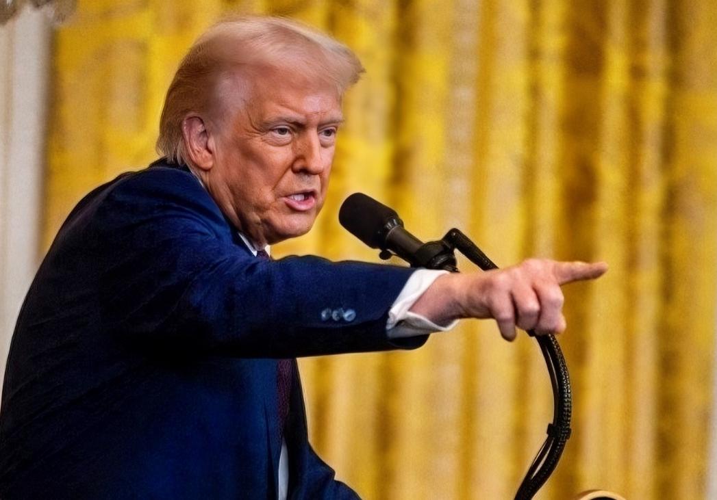 重磅消息！乌克兰成为最大输家，特朗普被曝光已经向泽连斯基下最后通牒。当地时间1月