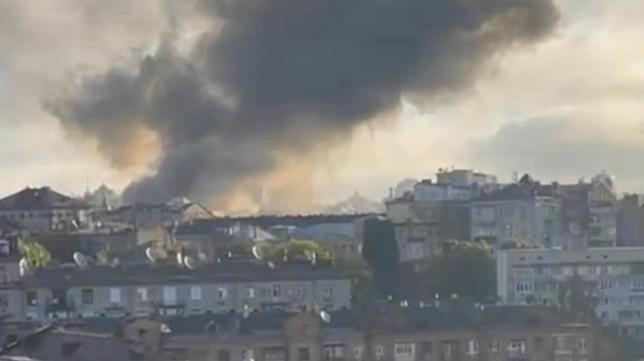 很多人好奇，俄罗斯天天空袭乌克兰，但是为什么乌克兰依旧是不痛不痒的？说白了，这不