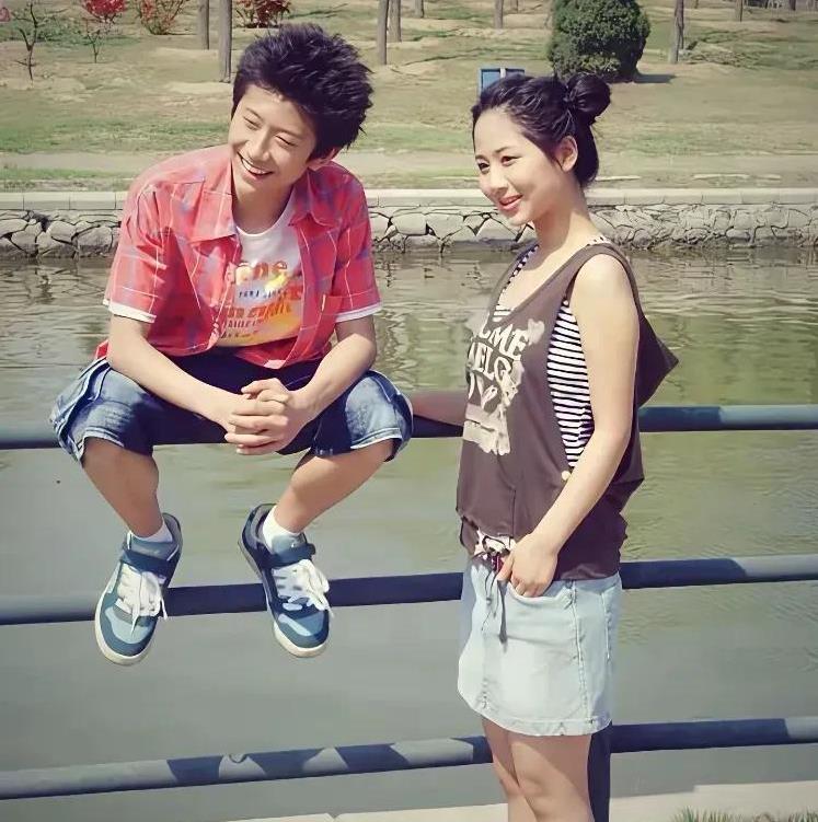 同样两个人，相隔20年。看得出来，他们越来越火了。[玫瑰][玫瑰]