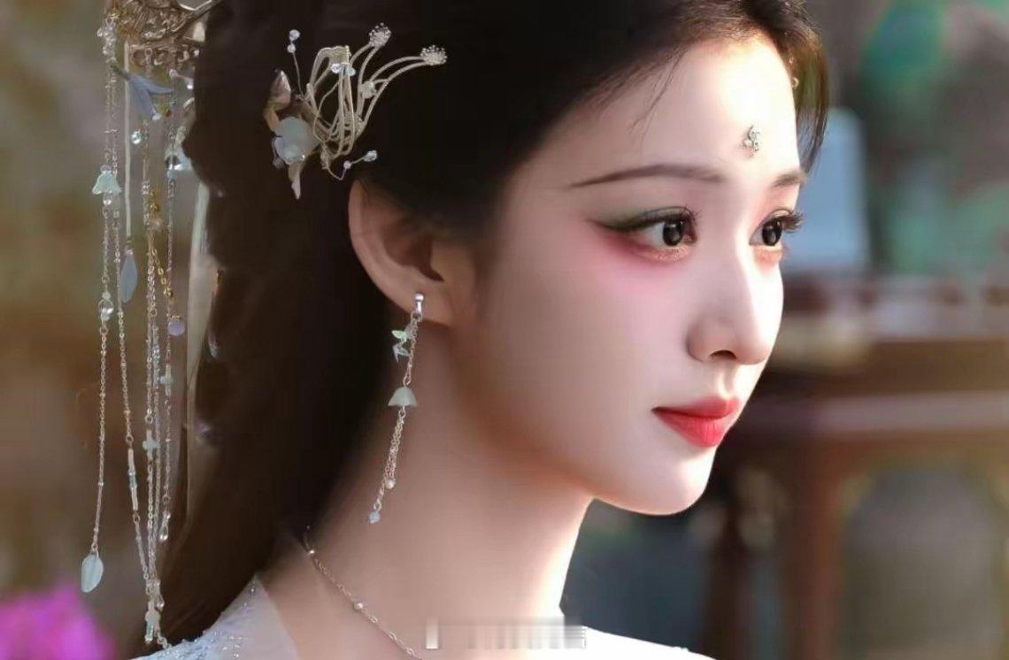 王楚钦的同款眼妆，居然这么简单，这化妆技术给100分。