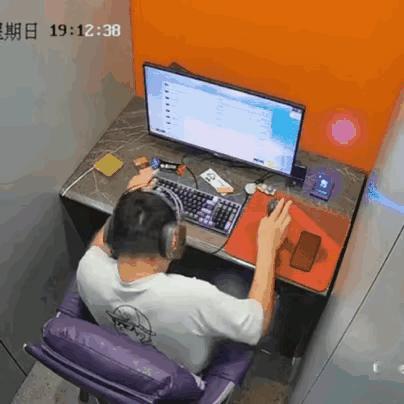 我是不懂，不就是输了一局游戏吗，至于这么大脾气吗？