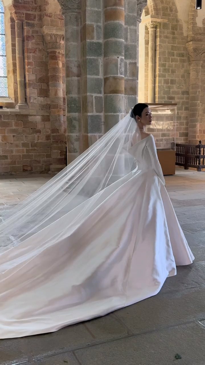 奚梦瑶婚礼妆容花絮化妆师分享奚梦瑶婚礼妆容花絮唯美浪漫，每个镜头都好美啊