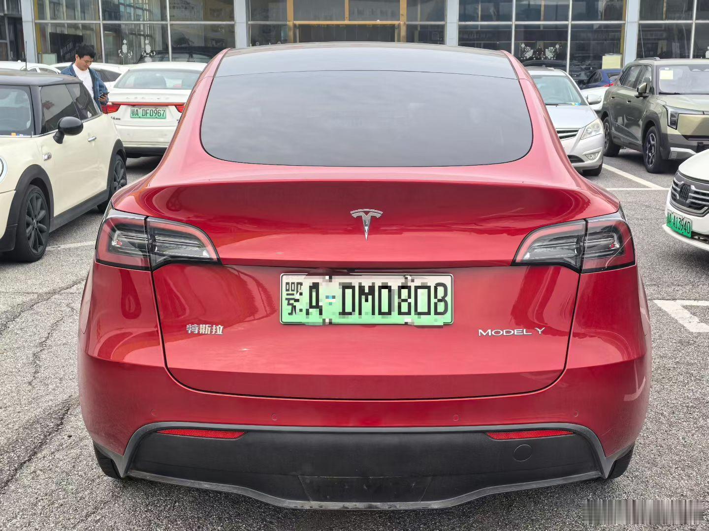 红色特斯拉已售发出来不到1小时被秒主要是便宜公里数小还是长续航真好卖当时新车