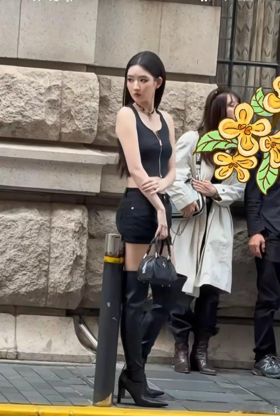 王玉雯这一身黑，也太有气质了吧