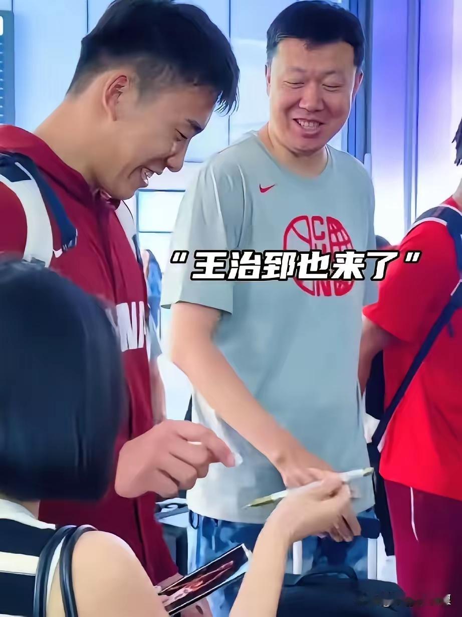 王治郅也回归中国男篮教练组，可见新一届篮协已经把中国男篮扶正，中国男篮国家队正能