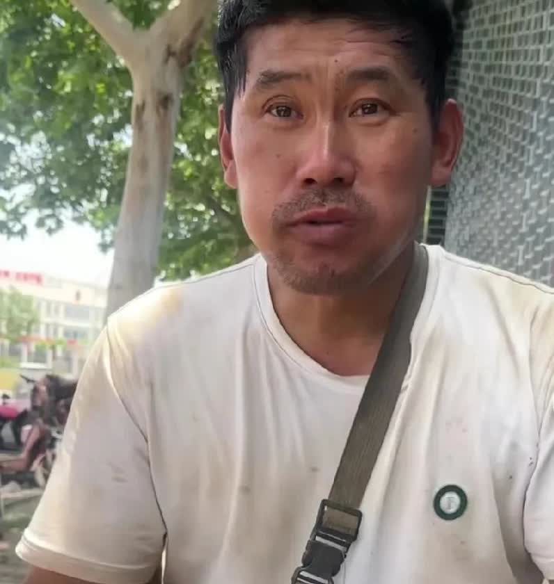 46岁大哥，有两个女儿，父母亲都有病，没有退休工资。妻子在家照顾老人，他一个人挣