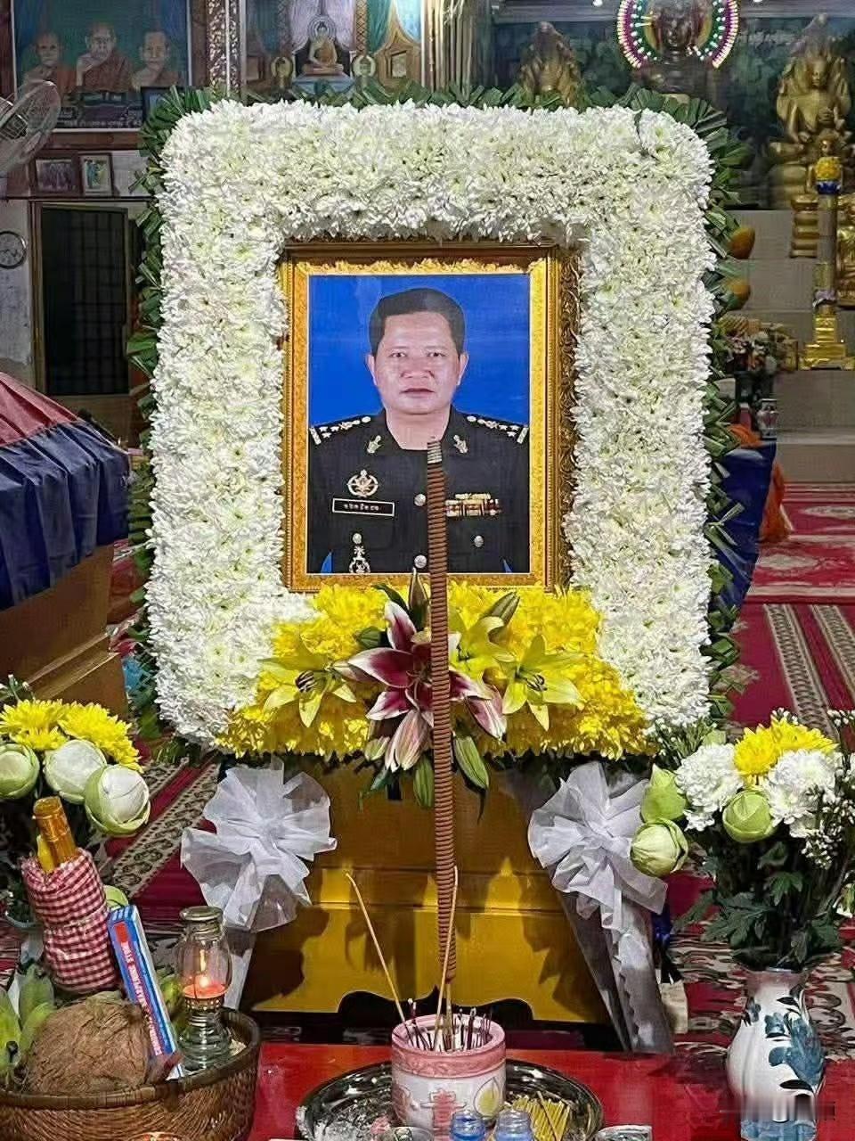 12月8日，柬埔寨王家军警卫司令部（洪森总统卫队）副司令陈春中将遭泰军袭击身亡。