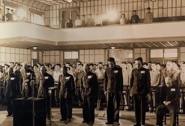 一个日本人的清醒发言，直接戳破了东亚百年恩怨最残酷的真相。他直言不讳："我们
