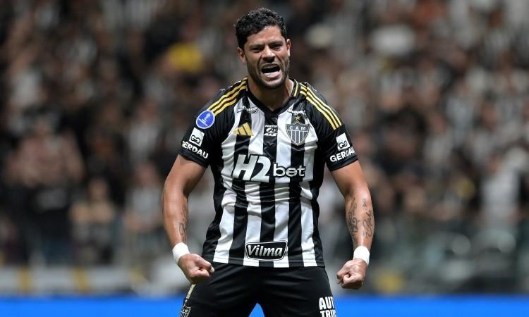 真是人傻钱多！谁能想到，金元足球时代上海海港给外援“绿巨人”浩克自己宣称：自己在