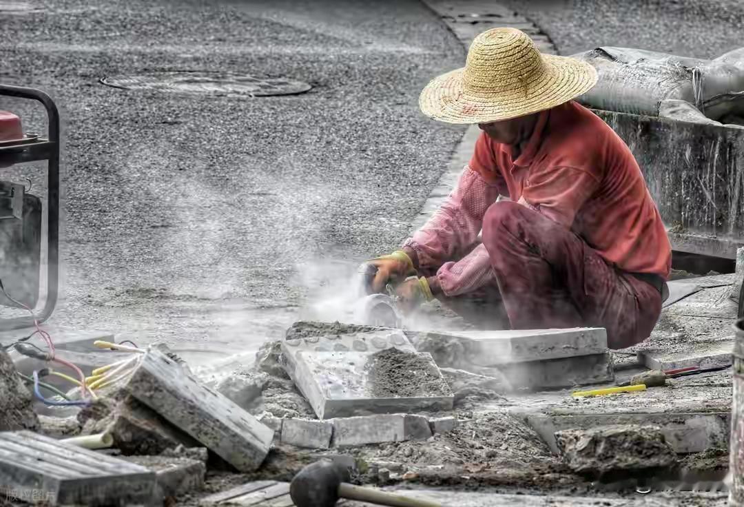 代表提议为50岁以上工人划“夜班红线”：那些凌晨三点的流水线，谁在替我们守夜？