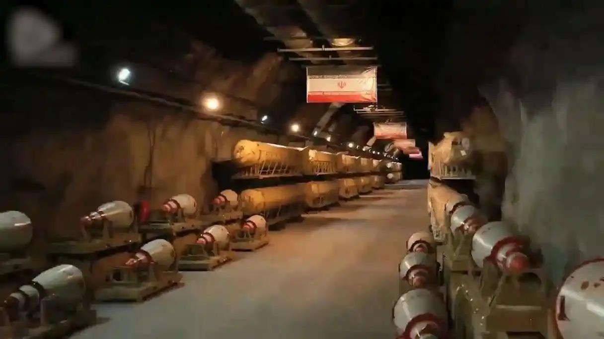 伊朗给美军准备了“见面礼”，航母来了也得趴下，这招确实够狠 伊朗这回是真的把