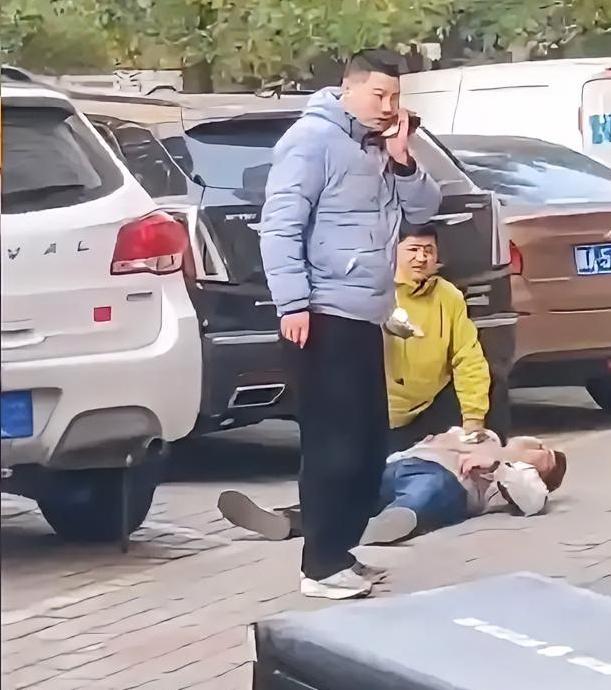 别再逼底层员工了！就因为扣工资，居然闹出一死一伤！这外卖站点的事，看完真