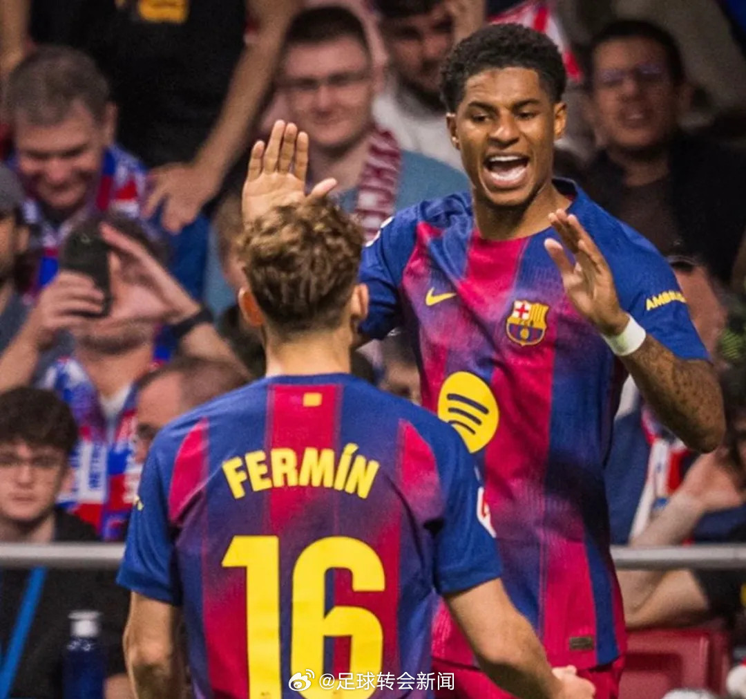 弗里克在新闻发布会上谈到了3000万欧元买断拉什福德的可能性。巴萨主帅说：“我对