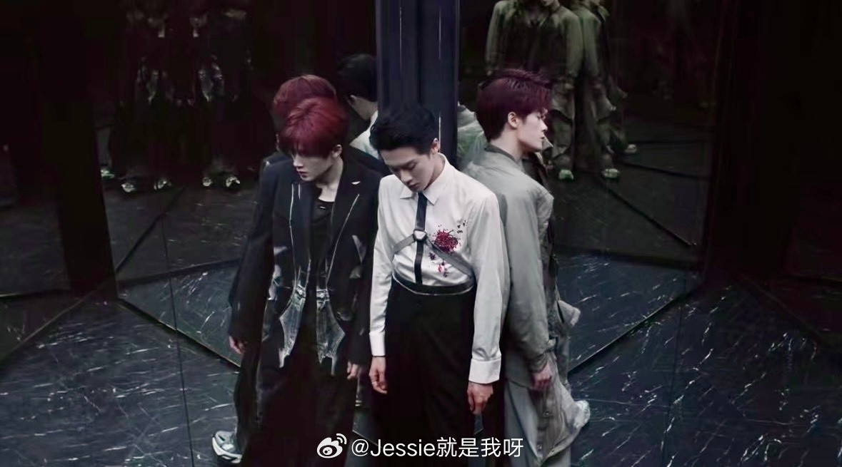 一气呵成行云流水除了震撼还是震撼还有就是檀健次你能不能穿白衬衫跳一次？檀健次