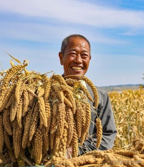 抹黑诋毁新中国前三十年的人都愚蠢到极致了，说大集体时他们家12口人，干一年年终结