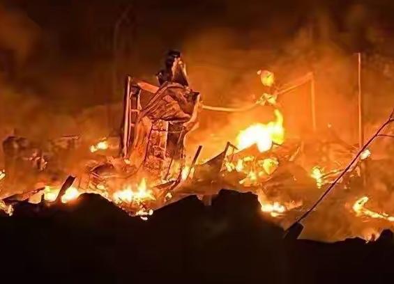 泽连斯基还高兴没几天，德国支援而来的2套“爱国者”防空导弹就被俄罗斯给炸毁了。