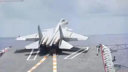 日本侦察机贴脸挑衅山东舰，歼15一句话镇住：你转个弯都逃不出我导弹射程这