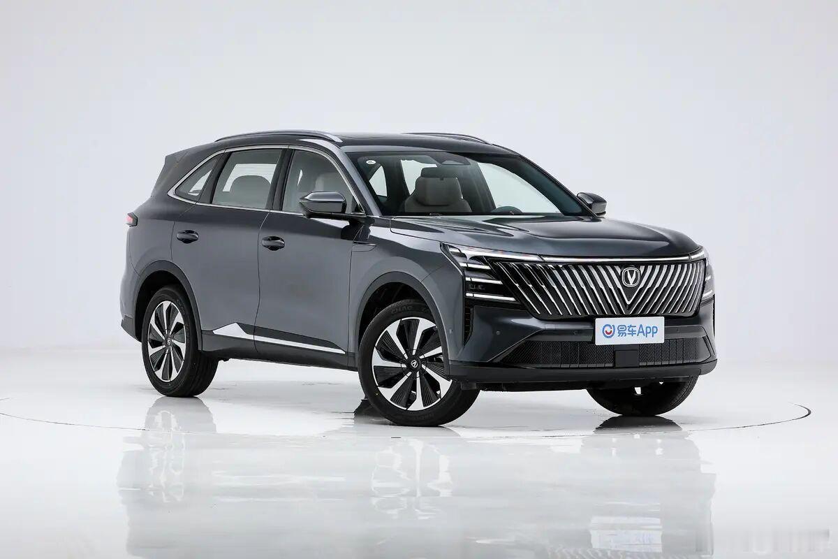 长安第四代CS75PLUS蓝鲸超擎盲订4月14日，长安汽车发布第四代CS75PL