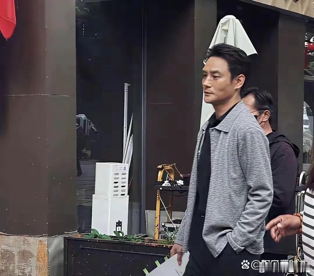 讲真，‍‎王凯对‎﻿自己的脸‍下手‏‏‌是真狠！​