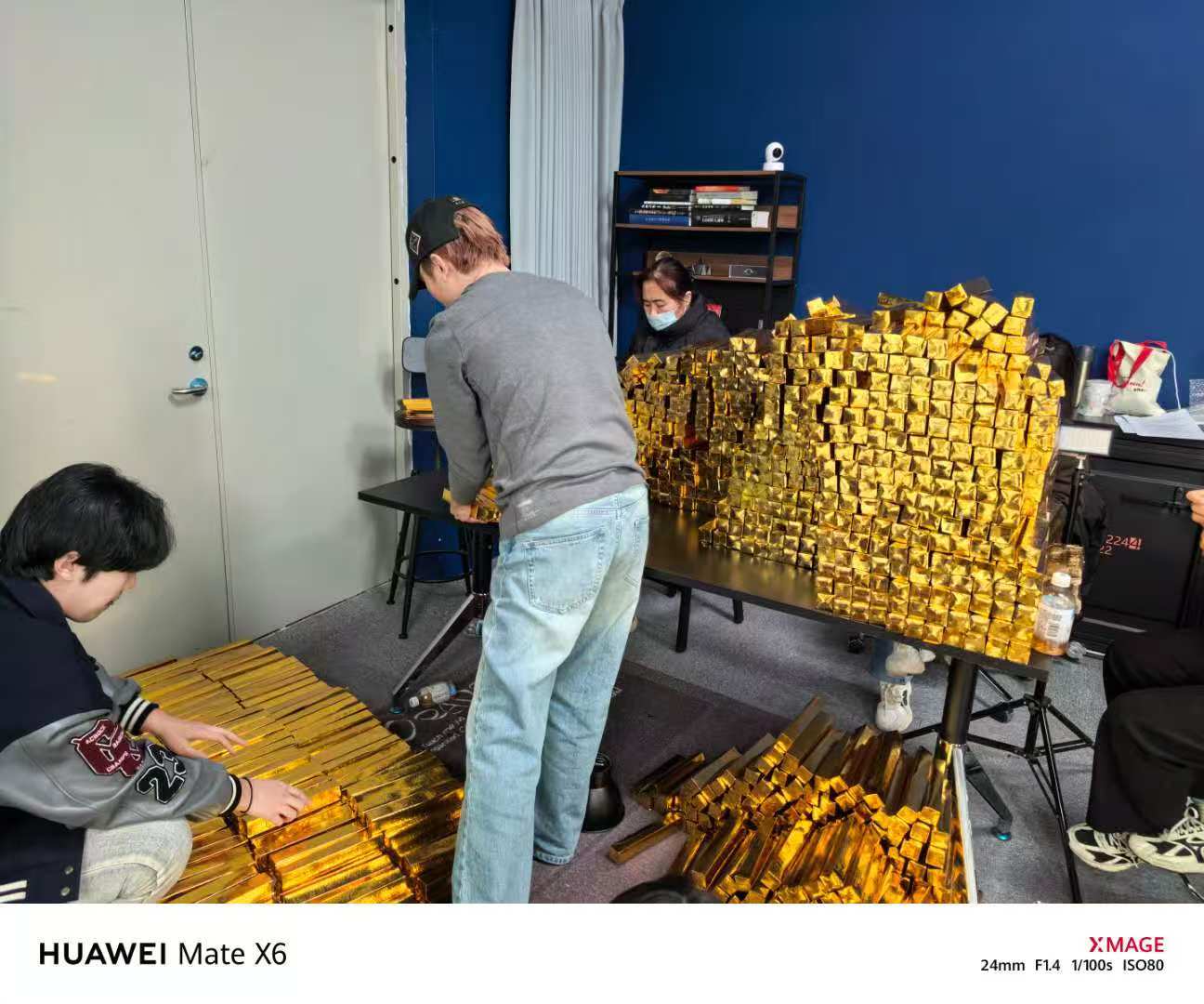 租客退房后留下100万道具币这题我会我之前为了拍摄，整了200多亿天地银行的黄金