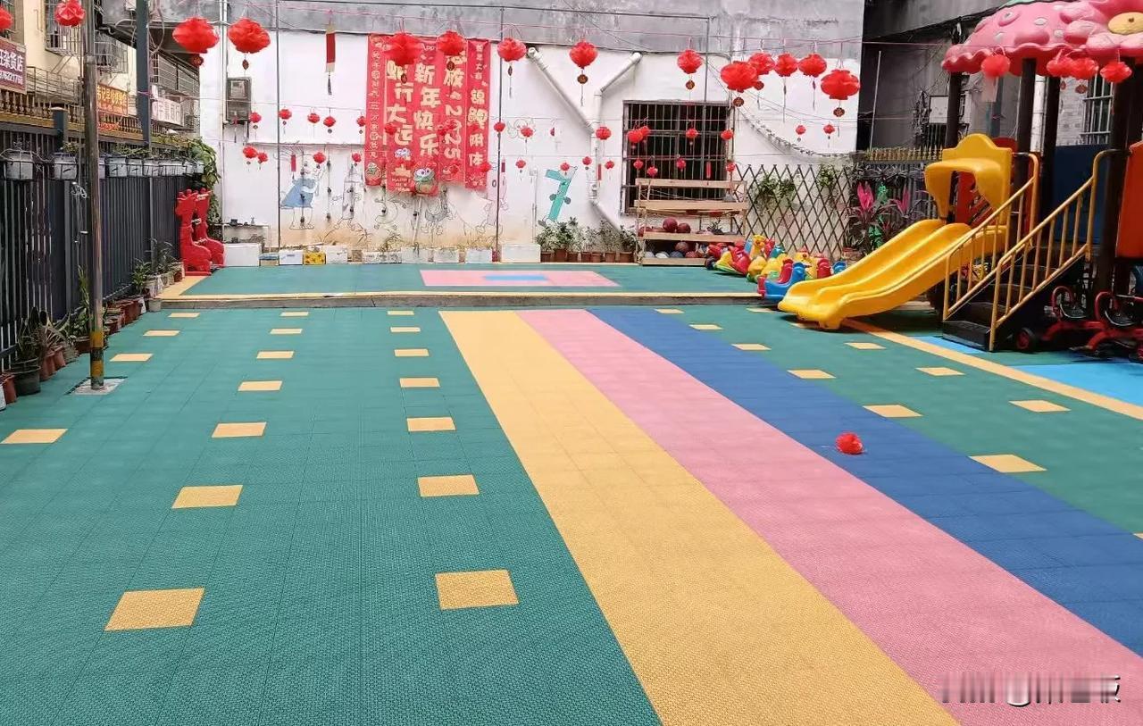 坐标海南海口，我们这里一下子就有十几家幼儿园关闭，生孩子的人少了，往后幼儿园关闭