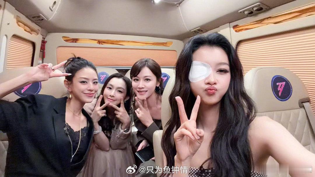 孙怡又当队长孙怡又当队长了孙怡疯狂推辞的样子很可爱，一边摆手一边说“别选我”，