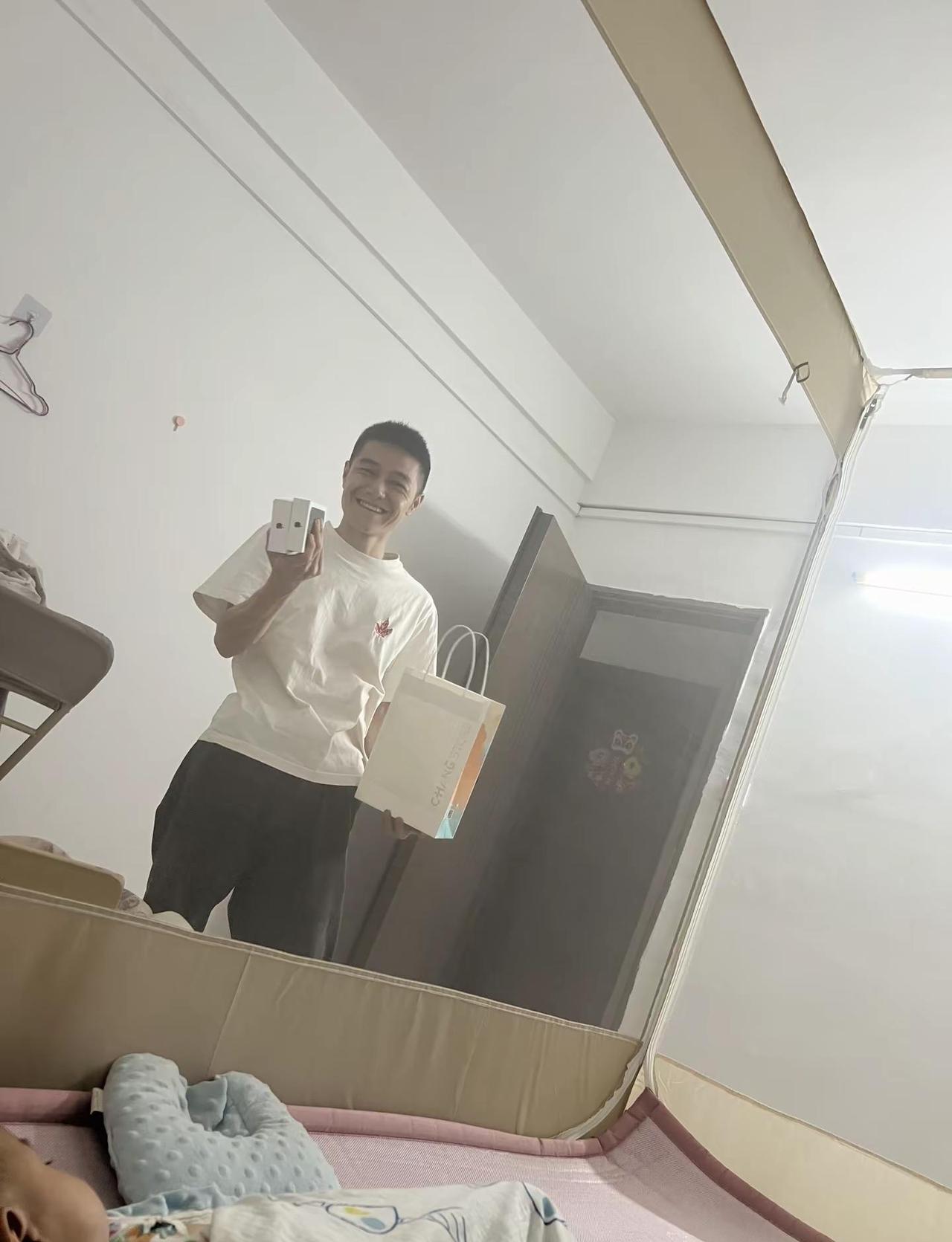 再冷漠的女人收到这个礼物都会笑这个世界上什么都是假努力是假的，天赋是假的，缘分