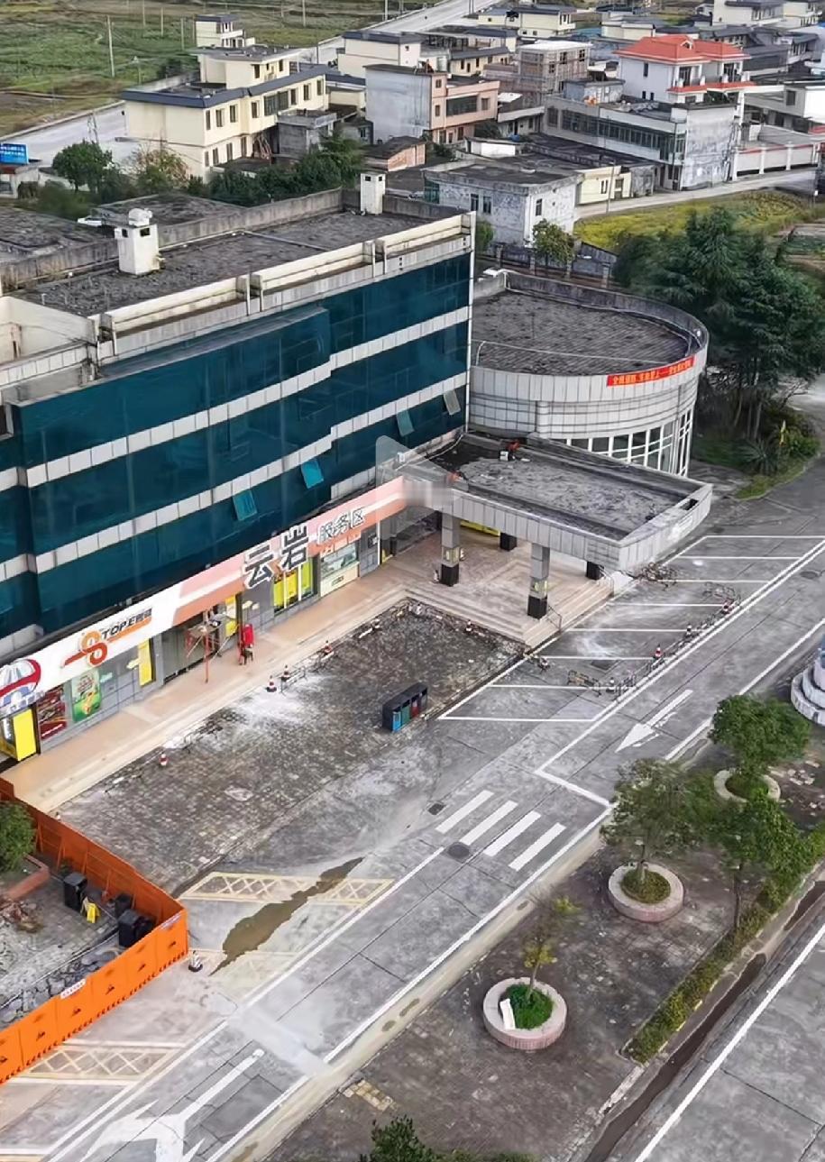 现在的大环境下，啥生意都不怎么好做了，看到有不少人，投资十万几十万的投钱下去，半