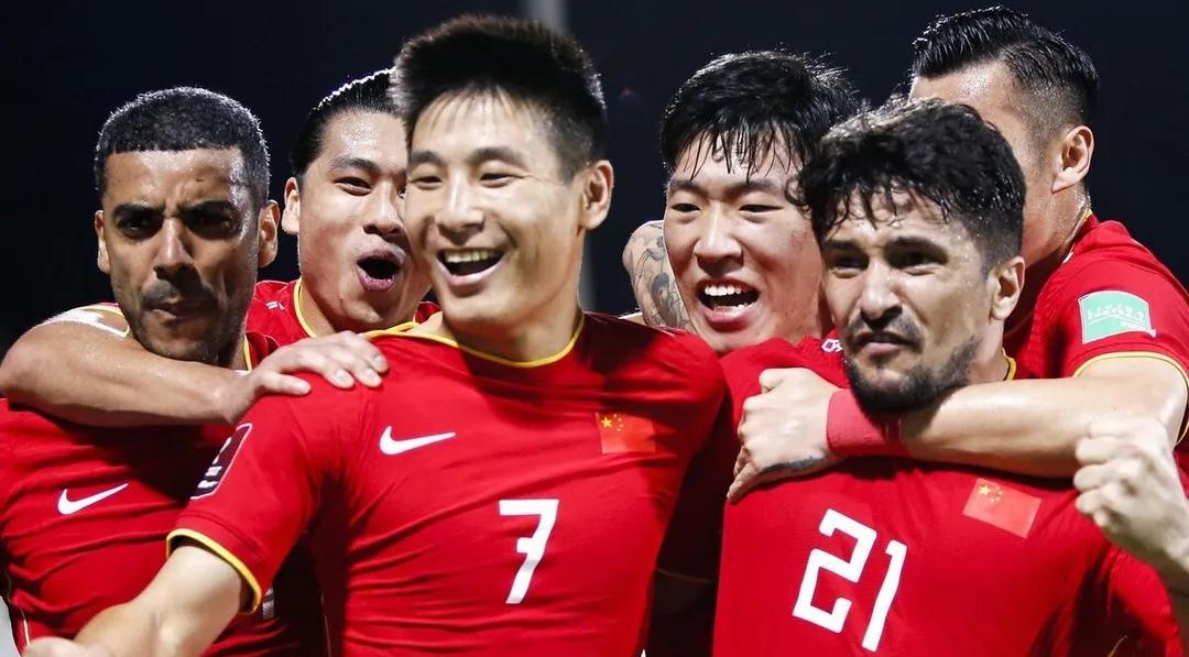 竭尽全力，不留遗憾！不怕国足输就怕国足毫无骨气的输！现在新的主教练也上任了，还是