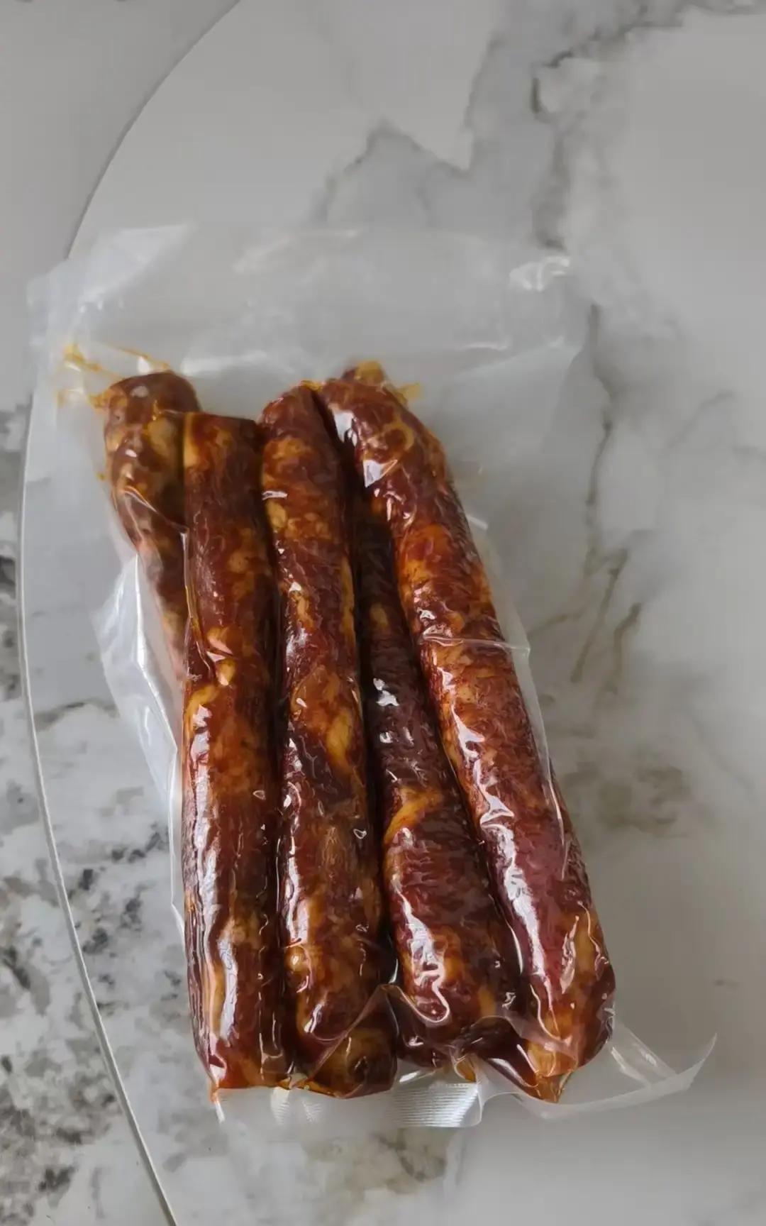 烟火家常半夜渴醒，去客厅倒水，回来说想买个即热饮水机放床头，孩子爸听完闷声不响。