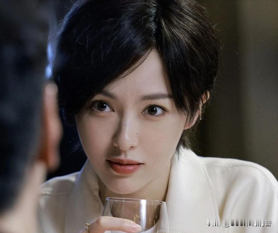 电视剧《八千里路云和月》已经大结局了，4月28日，又有一部好剧来袭！由唐嫣和赵又