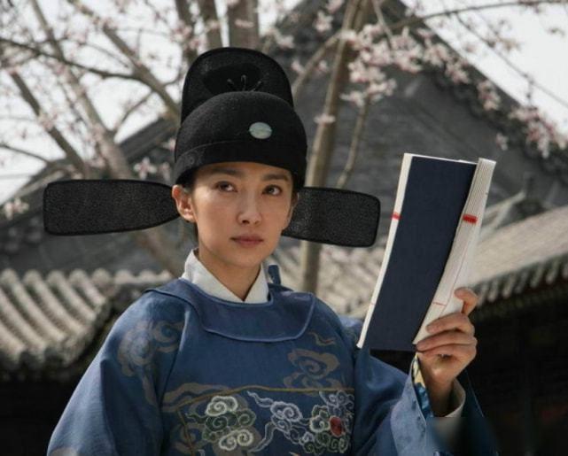 古代真的能女扮男装吗？翻开历史书页，总能看见一些让人意外的事，唐朝的诗人剪了短