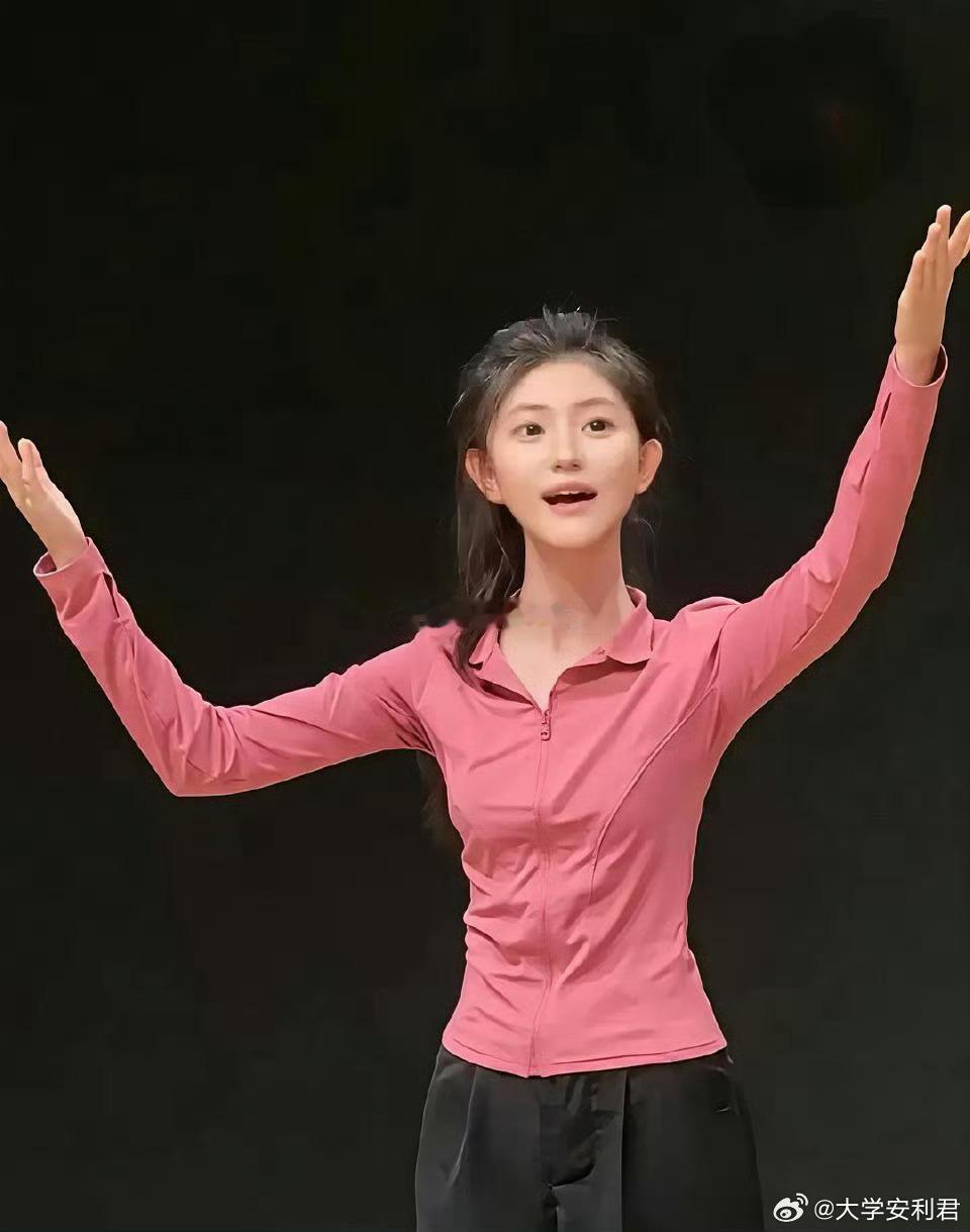 甘肃一艺考女生火了，被网友夸神颜！