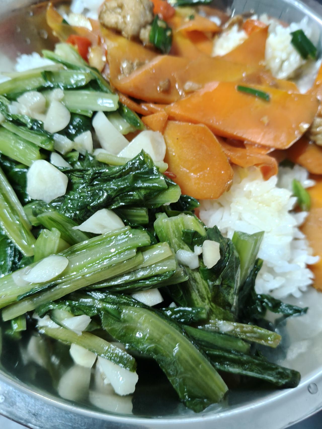 再好吃饭，只打一次！我有一个习惯，无论饭菜多么好吃，只打一次，决不打笫二次，这