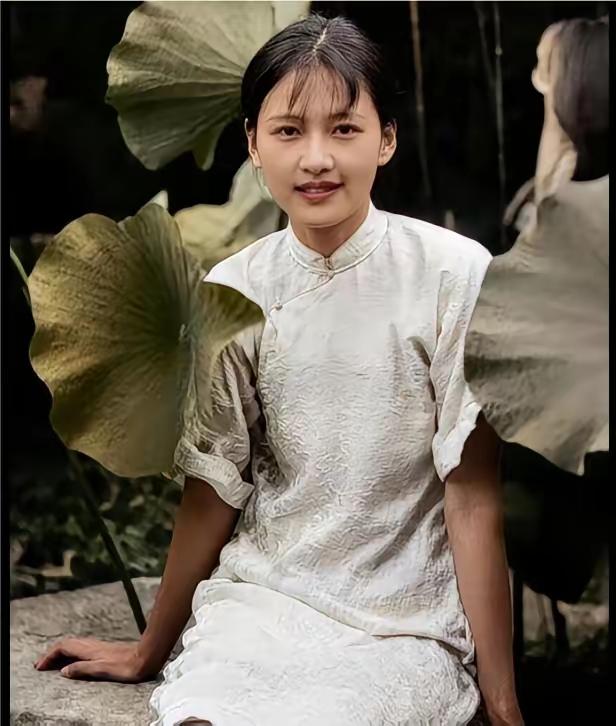 林徽因：民国风华，才貌双绝民国岁月里，林徽因是独一份的绝代佳人。她清丽温婉