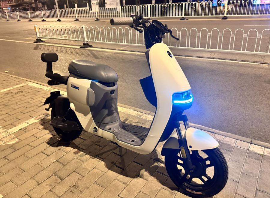 骑电动车出门，半路突然没电，推着走又重又丢人，真的能急出一身汗！分享几个亲测